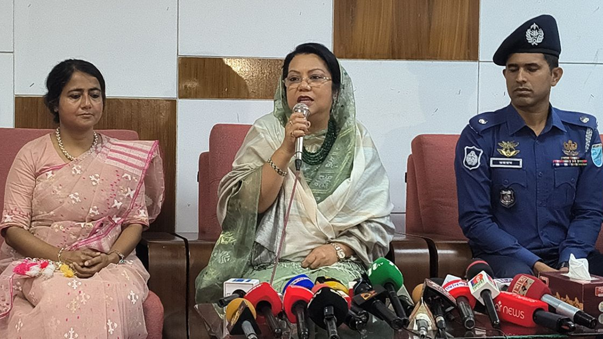 বিমান মন্ত্রণালয়ে সিন্ডিকেটের দৌরাত্ম্য